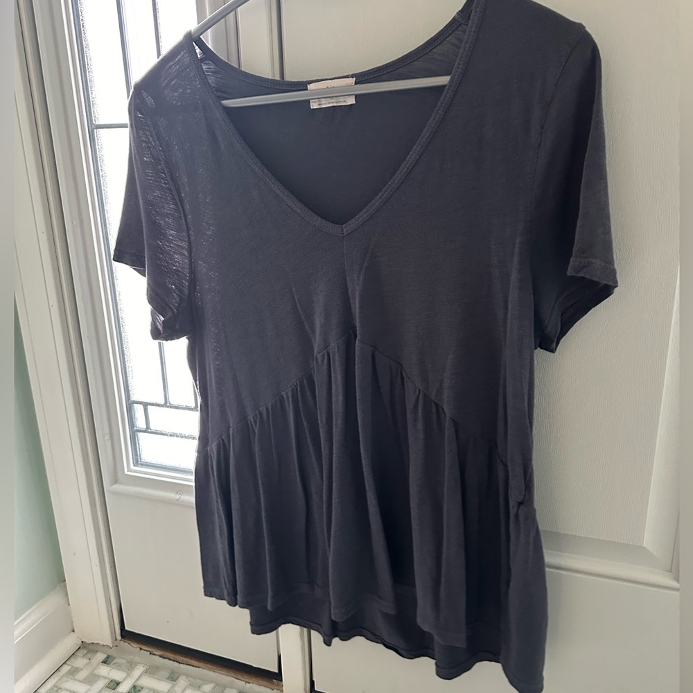 t. la Women’s V-Neck T-Shirt